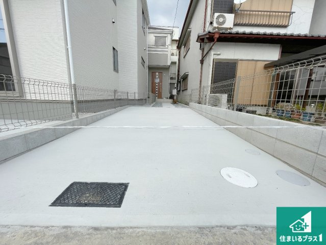18(土)19(日)現地説明会開催中　高槻市栄町　新築一戸建ての駐車場|駐車スペース！散水栓があるので、こまめに愛車を洗えます！