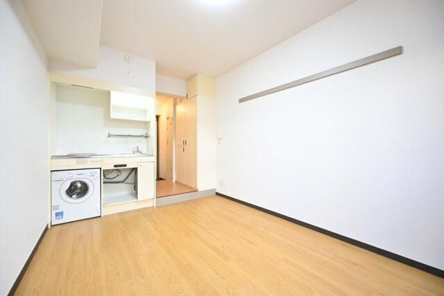 センチュリー西久保の洋室