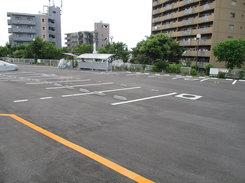 フォルテ茶屋ヶ坂の駐車場