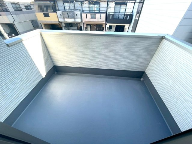 ◆リビング広々２０帖以上の４ＬＤＫ◆並列駐車２台可能◆伏見区向島庚申町２期のバルコニー|バルコニー