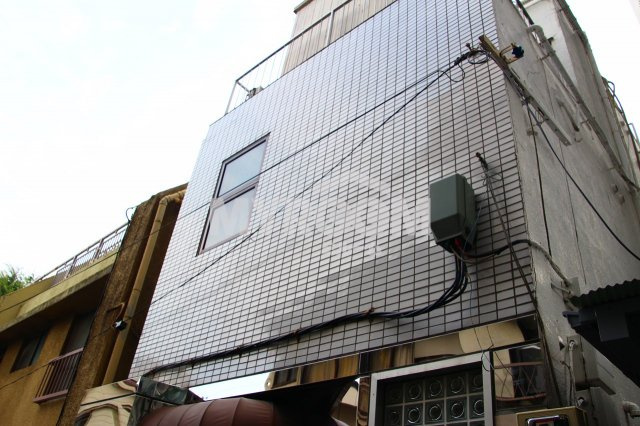 第１０ビルの外観