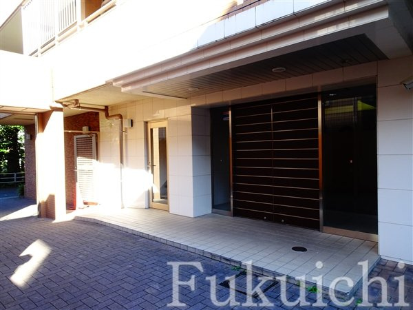 カスタリア八雲のエントランス