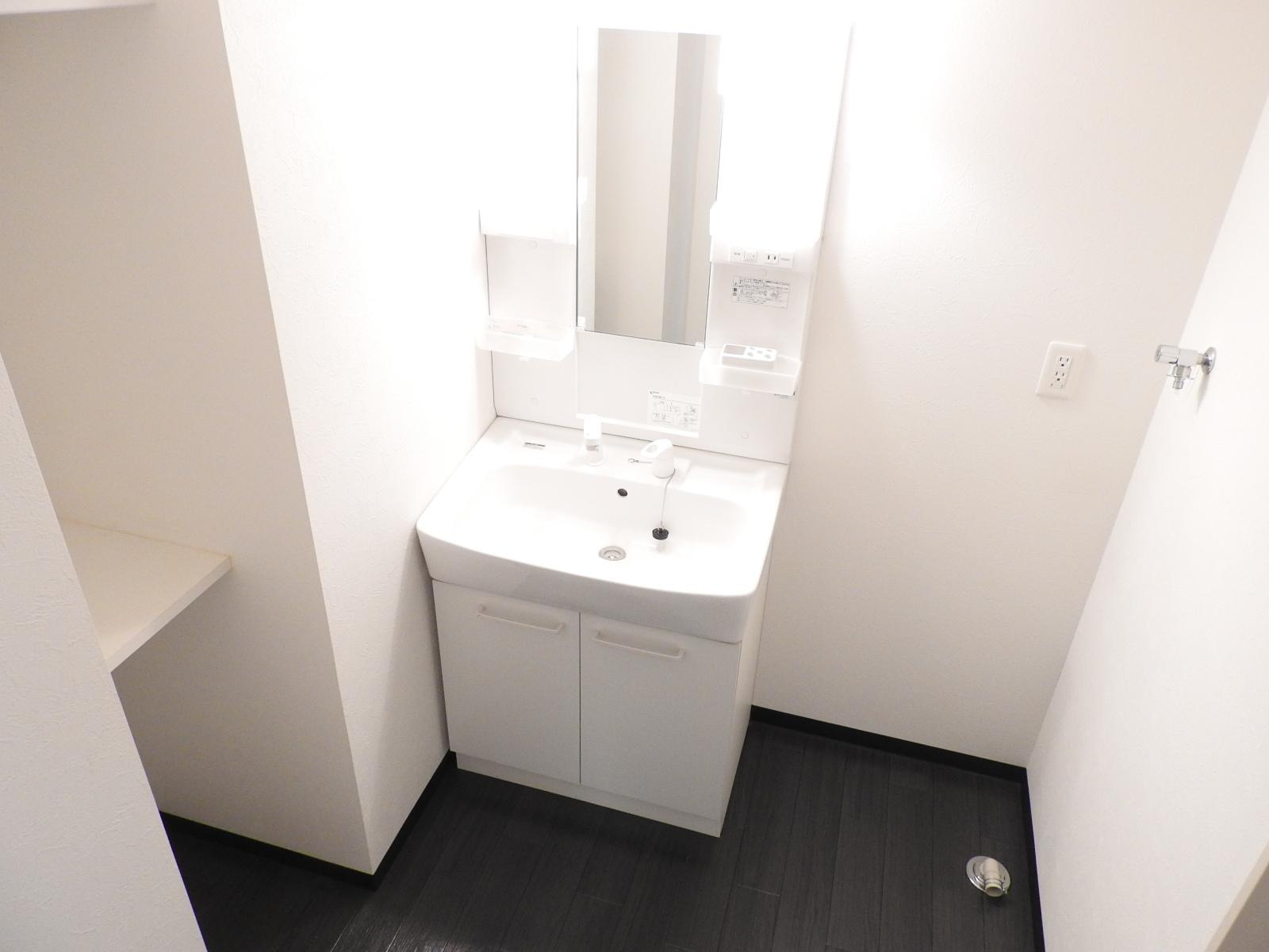 modern palazzo文教通りの洗面所