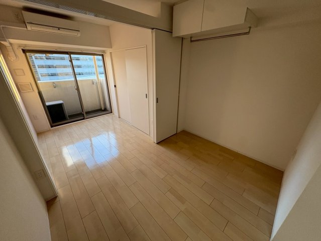 大阪市西区西本町３丁目の賃貸マンションの居間・リビング