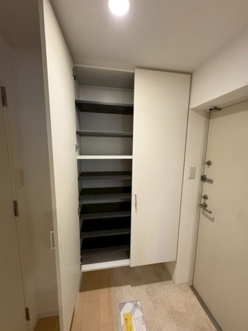 大阪市西区西本町３丁目の賃貸マンションの収納