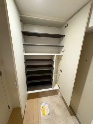 大阪市西区西本町３丁目の賃貸マンションの収納
