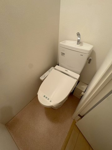 大阪市西区西本町３丁目の賃貸マンションのトイレ