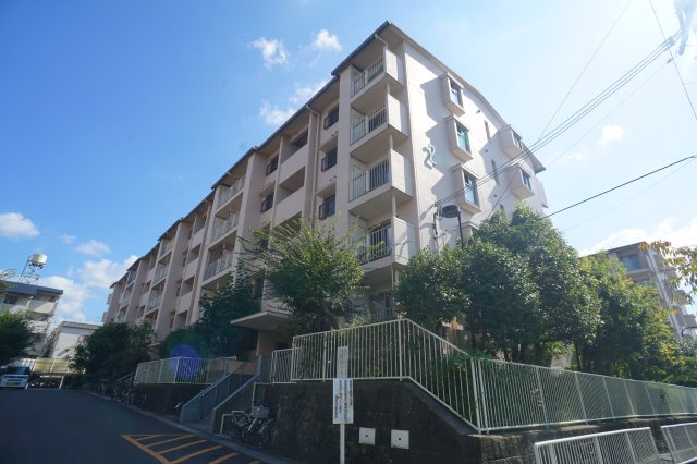 奈良三条町住宅2号棟