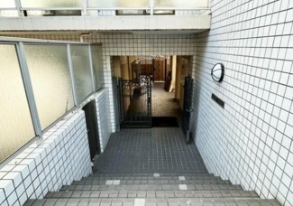 【エントランス】