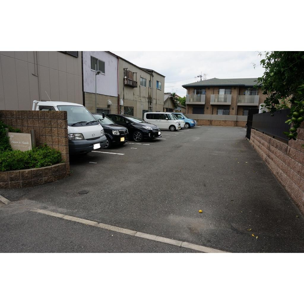 メゾン・ドゥ・ファミーユのその他