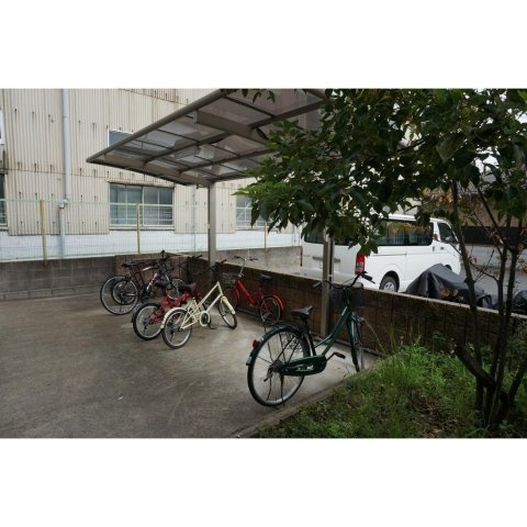 メゾン・ドゥ・ファミーユのその他