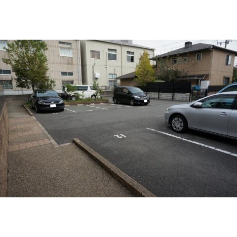 メゾン・ドゥ・ファミーユのその他