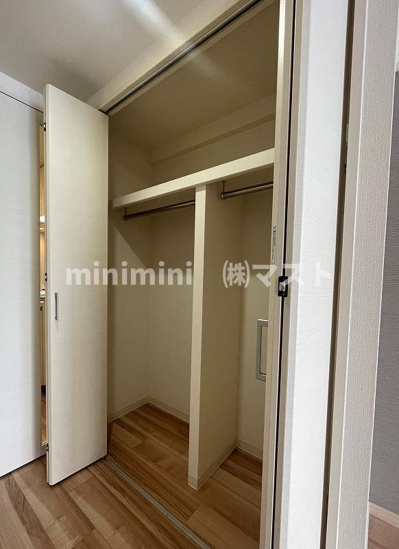 大阪市中央区淡路町２丁目の賃貸マンションの収納