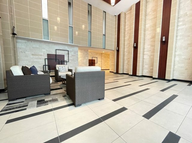 大阪市中央区淡路町２丁目の賃貸マンションのロビー