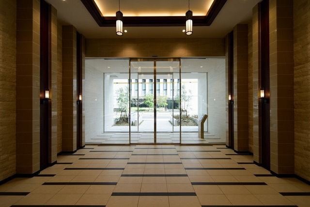 大阪市中央区淡路町２丁目の賃貸マンションのロビー