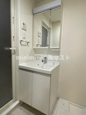 大阪市中央区淡路町２丁目の賃貸マンションの洗面所