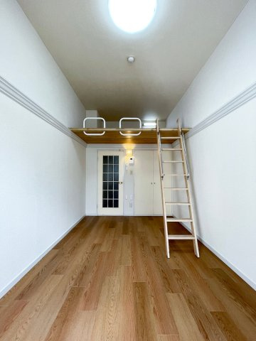 ルミエール若久の洋室|明るい洋室です