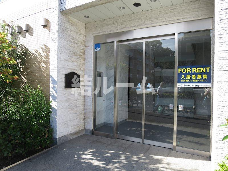 板橋区小豆沢４丁目の賃貸マンションのエントランス