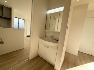 【独立洗面台】 | 沖縄市知花（全3棟） | ※同仕様写真です