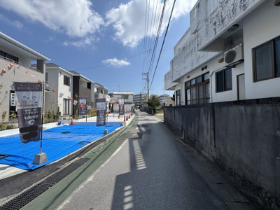 【前面道路含む現地写真】 | 沖縄市知花（全3棟）A・C号棟 | ※南側公道4m♪