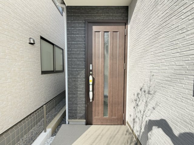 【玄関】 | 沖縄市知花（全3棟）A・C号棟 | C号棟　スマートキー付き♪