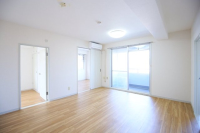 【居間・リビング】 | 成加パラシオン | ゆったり過ごせるリビングです