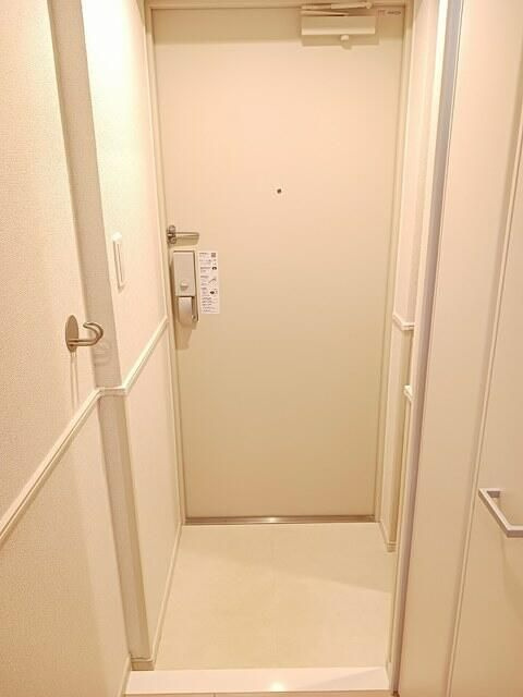 ファーストプレイスの玄関