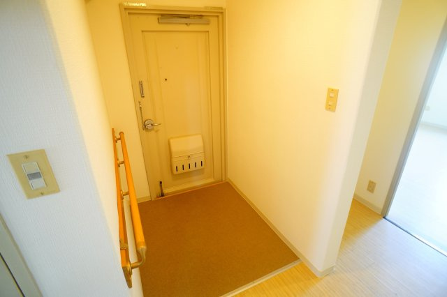 奈良ハイツの玄関