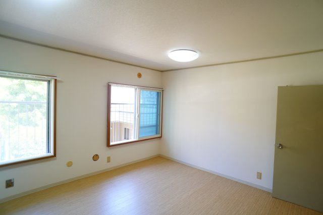 奈良ハイツの居間・リビング