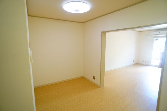 奈良ハイツの居間・リビング