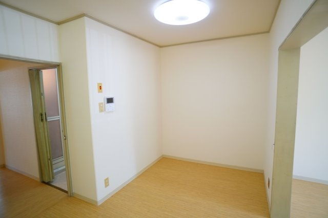 奈良ハイツの居間・リビング