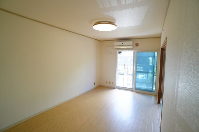 奈良ハイツの居間・リビング