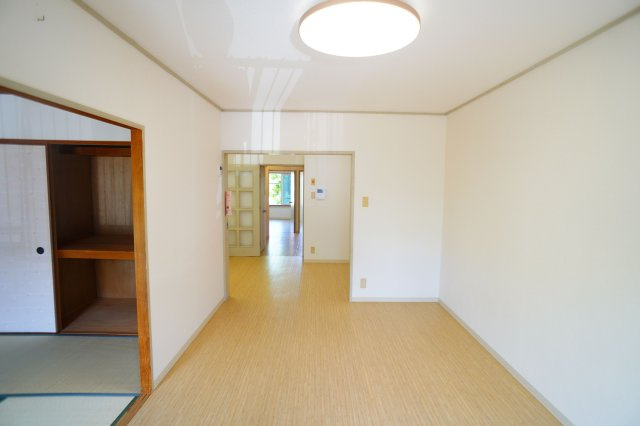 奈良ハイツの居間・リビング