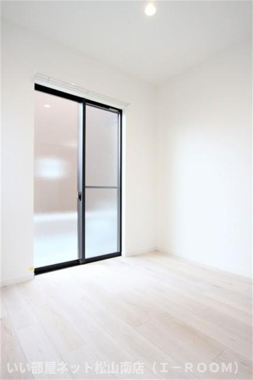 【内装】 | ＢＥＬＧＲＡＶＩＡ　ＥＤＡＭＡＴＳＵ　ＰＲＥＭＩＵＭ 
