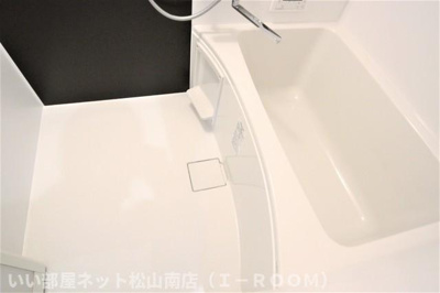 【浴室】 | ＢＥＬＧＲＡＶＩＡ　ＥＤＡＭＡＴＳＵ　ＰＲＥＭＩＵＭ 