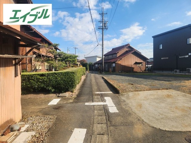 春日井市西屋町　売地の前面道路含む現地写真|北側道路です
