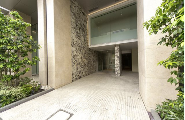 レガシス中目黒のエントランス