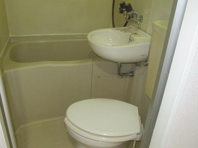 玄武堂ビルの浴室