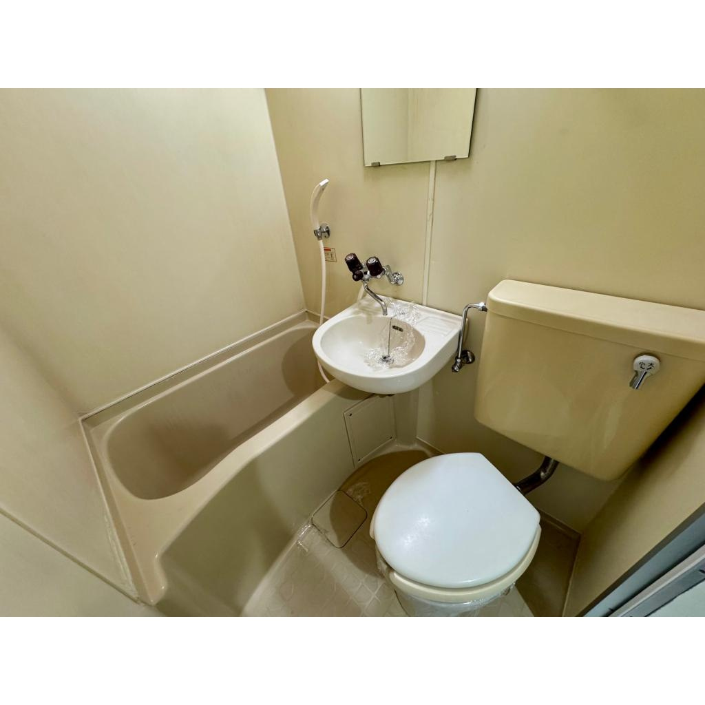 玄武堂ビルの浴室