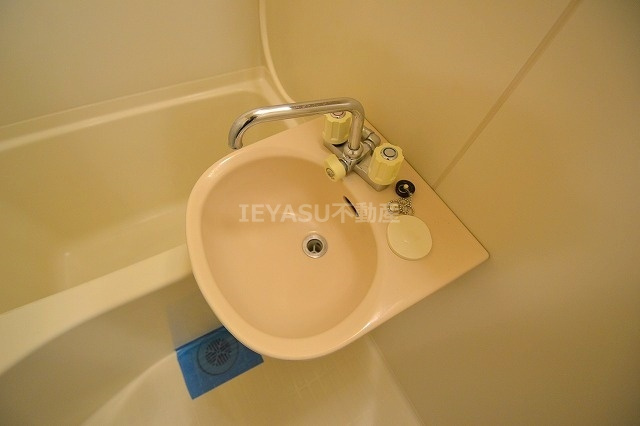 広島市中区富士見町の賃貸マンションの洗面所