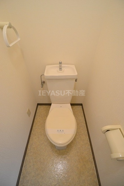 広島市中区富士見町の賃貸マンションのトイレ