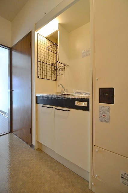 広島市中区富士見町の賃貸マンションのキッチン|コンパクトなキッチンで掃除もラクラク