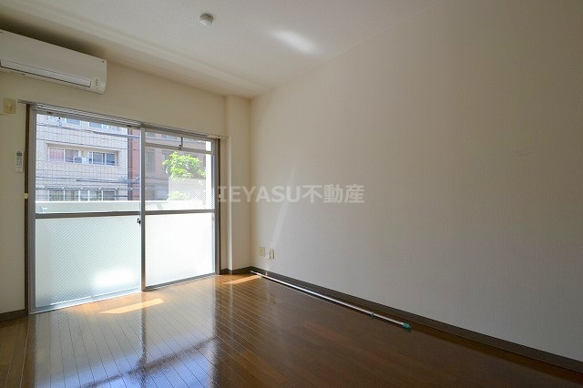 広島市中区富士見町の賃貸マンションの洋室