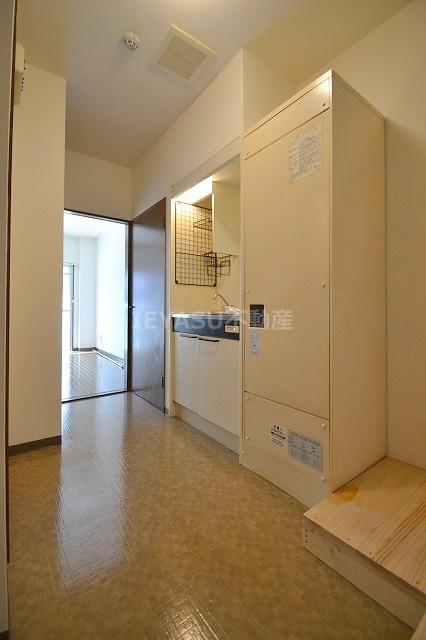 広島市中区富士見町の賃貸マンションの居間・リビング|ゆったりとしたリビングです