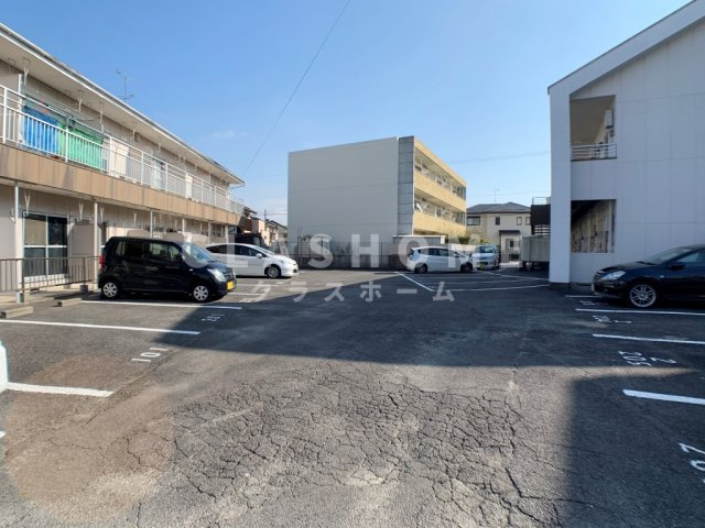 コーポ東海　　刈谷市近郊の賃貸ならクラスホーム刈谷店の駐車場