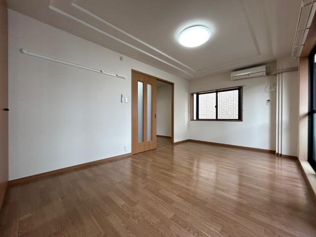 サンタ　ピュアリの内装|洋室