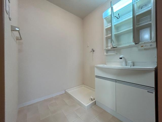 サンタ　ピュアリの洗面所|ミラー裏収納