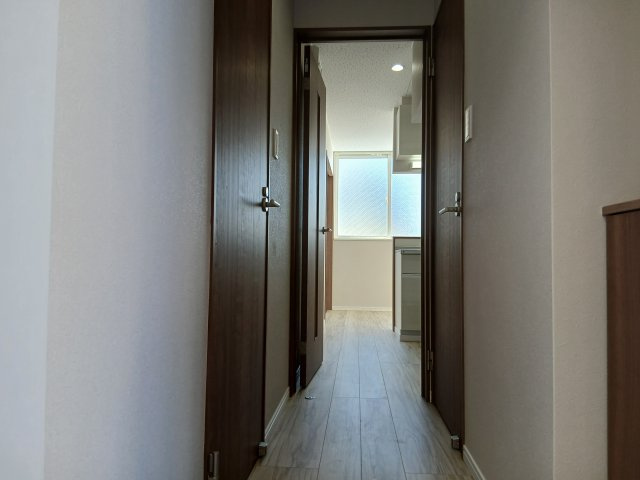 Pinot noir(ピノ・ノワール)の玄関