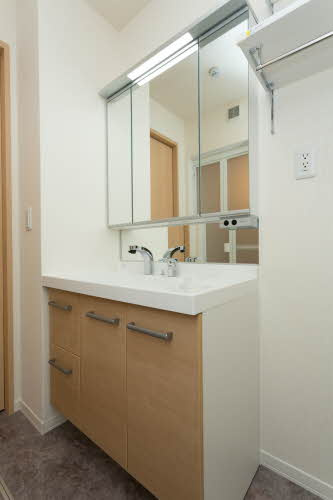 【独立洗面台】 | シャーメゾンガーデンズ菱屋西