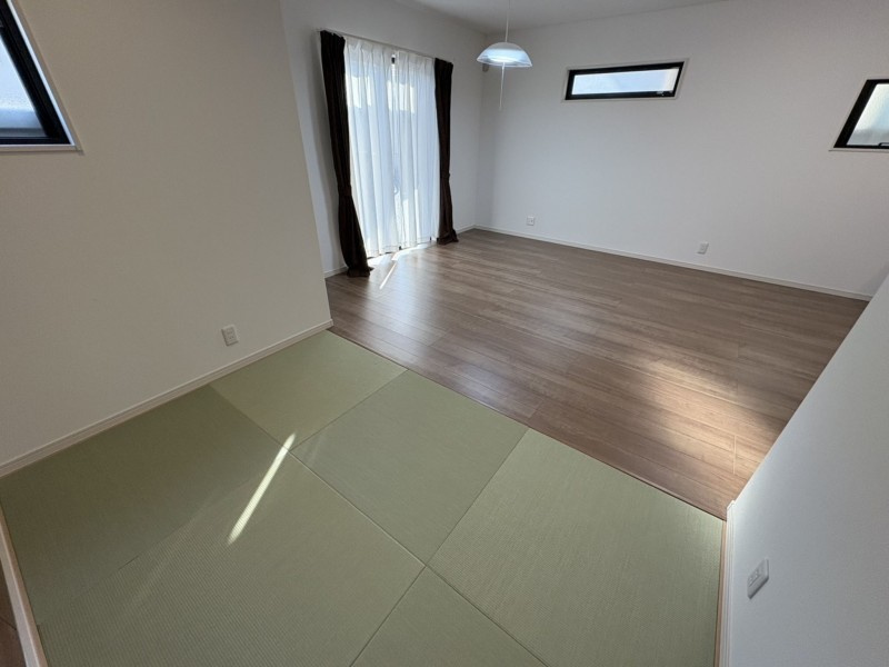 松山市空港通二丁目の和室